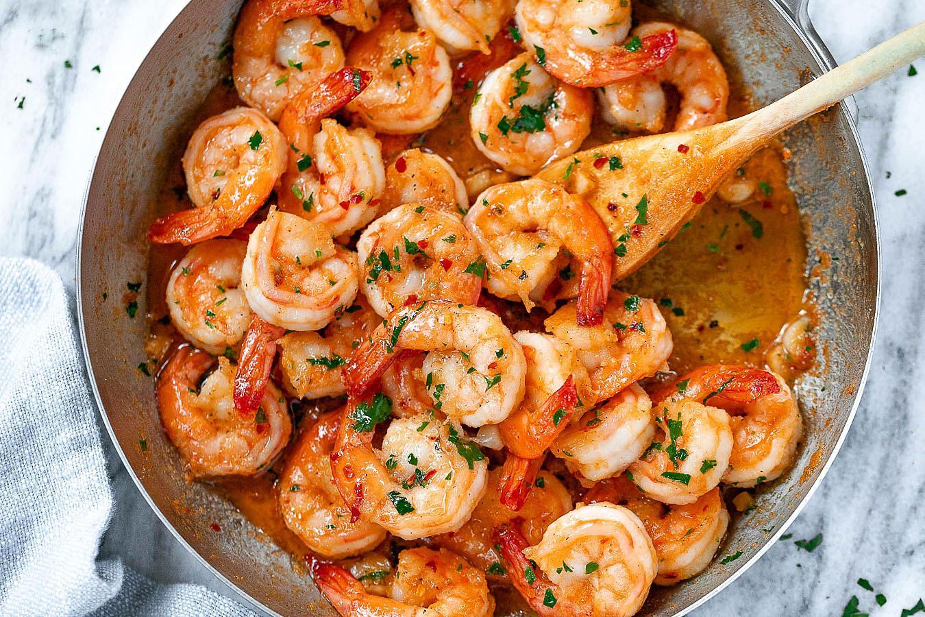 10 Mouth-Watering Classic Garlic Butter Shrimp Recipes - Kitchen Barrels